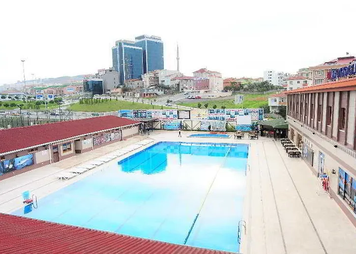 阿迪怒格鲁酒店 酒店 4*